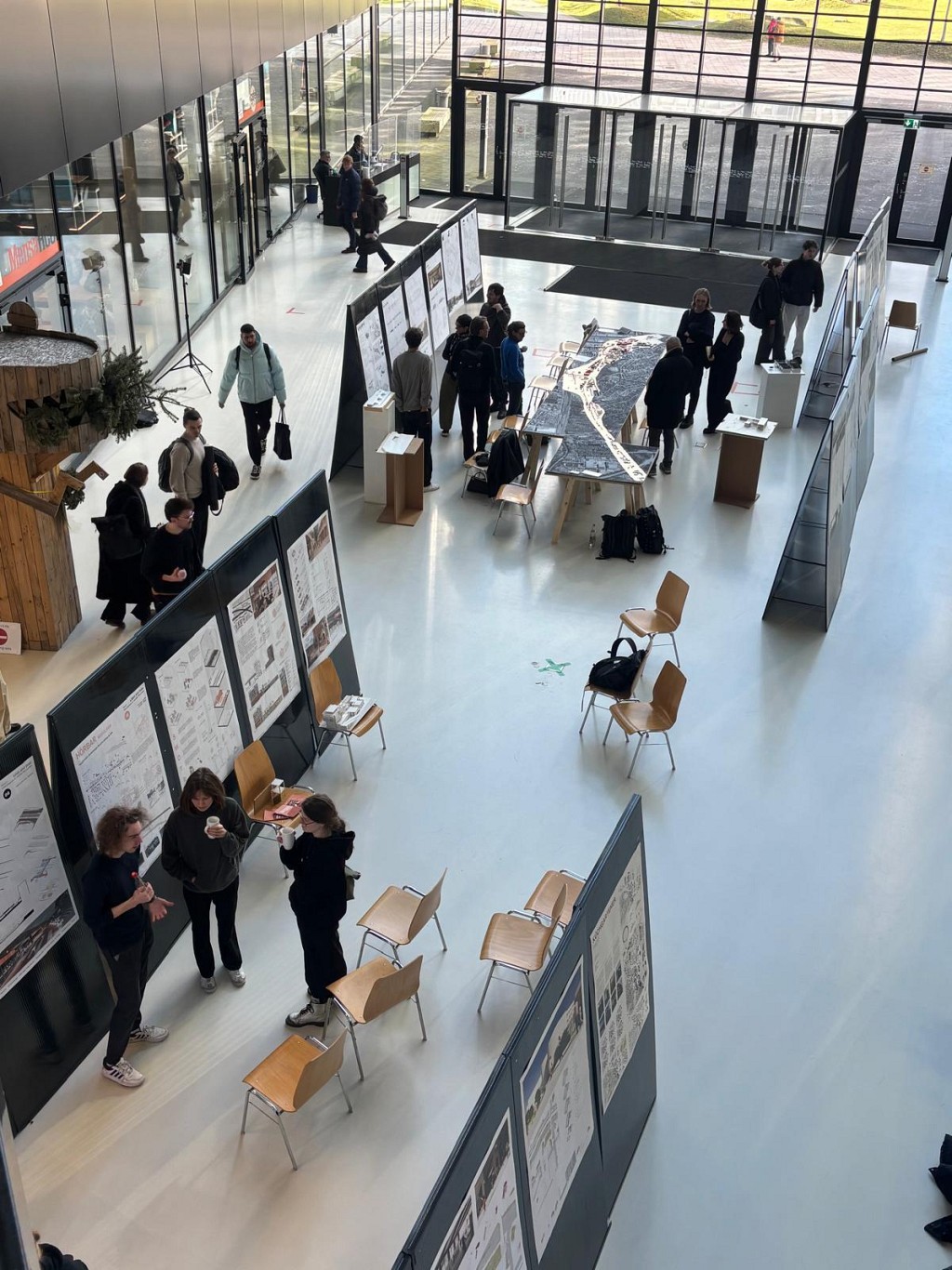 Feb. 2025
Abschlussjury
Hafencity Universität Vorschau